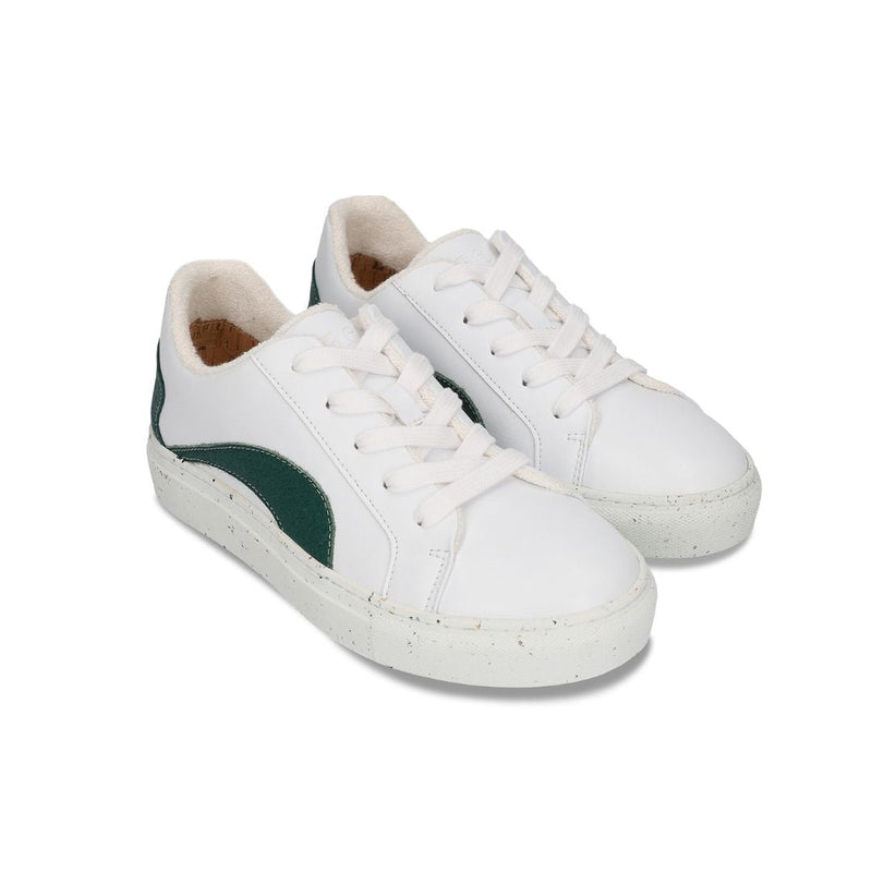 Couple of white sneakers unisex vegan | NAE Vegan Shoes