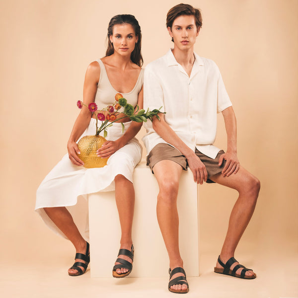 Unisex flat vegan sandals for women an men wearing summer clothes | NAE Vegan Shoes